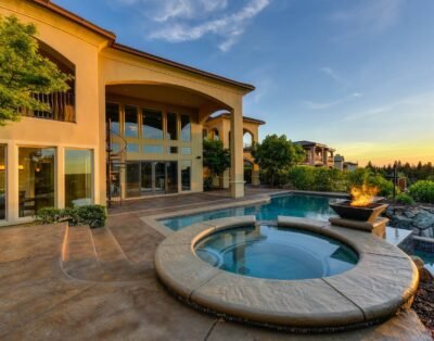 Central studio sleeps 4